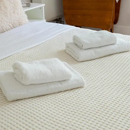 Apartman Filtrowa Spacious By Bookinghost *