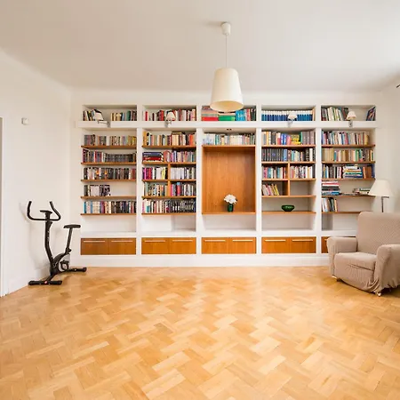 Filtrowa Spacious By Bookinghost