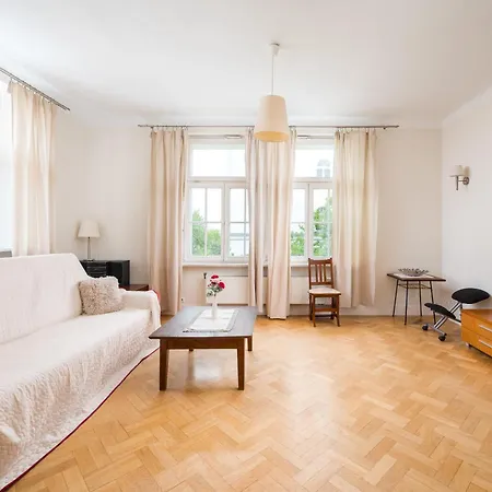 Filtrowa Spacious By Bookinghost