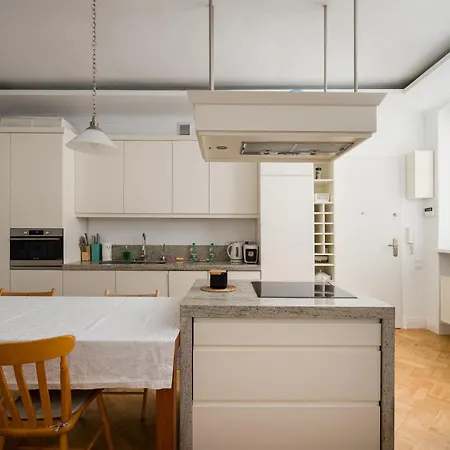 Apartment Filtrowa Spacious By Bookinghost