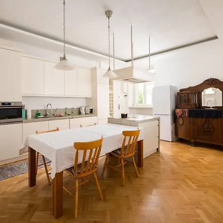 Apartment Filtrowa Spacious By Bookinghost *